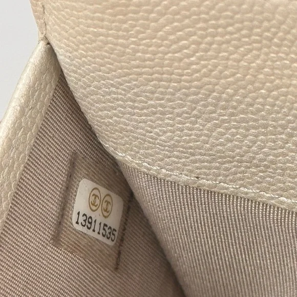 CHANEL▪️ 💯 Authentic Caviar leather WOC bifold wallet on chain - Picture 5 of 17